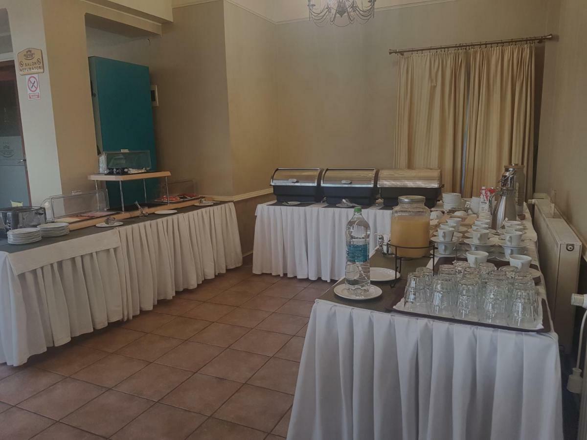 Hotel Garden Club Брашов Екстериор снимка